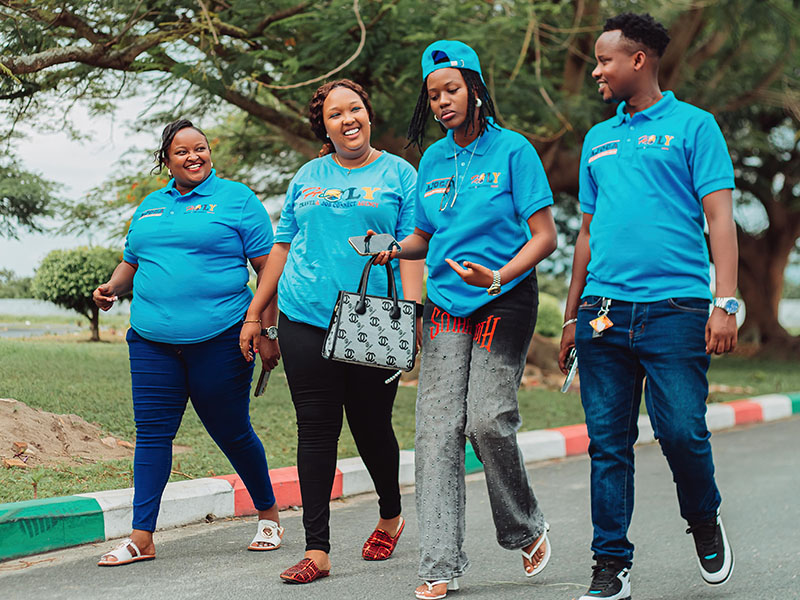 airport to supervise the departure to Dubai